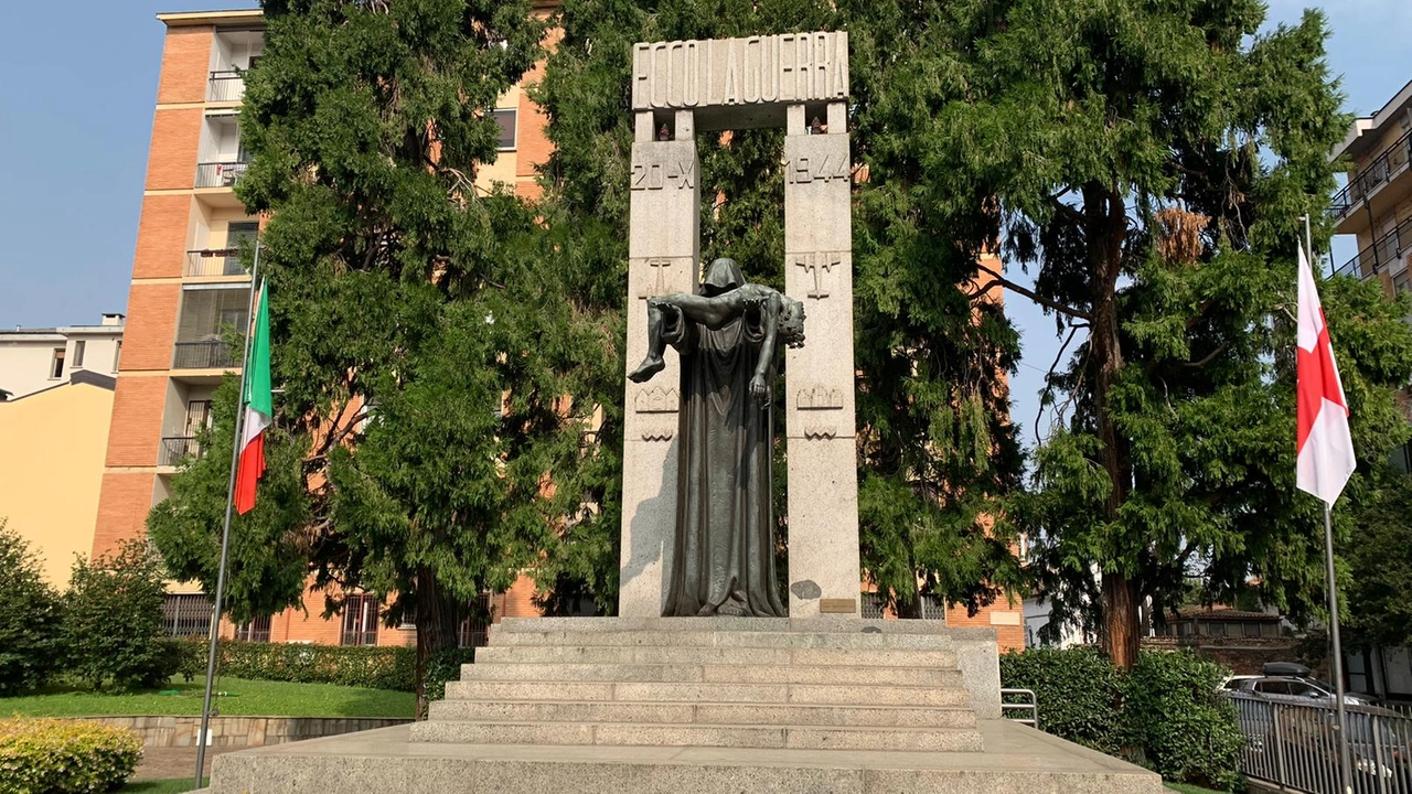 Il monumento che ricorda la strage in piazza Piccoli Martiri di Gorla Il monumento che ricorda la strage in piazza Piccoli Martiri di Gorla