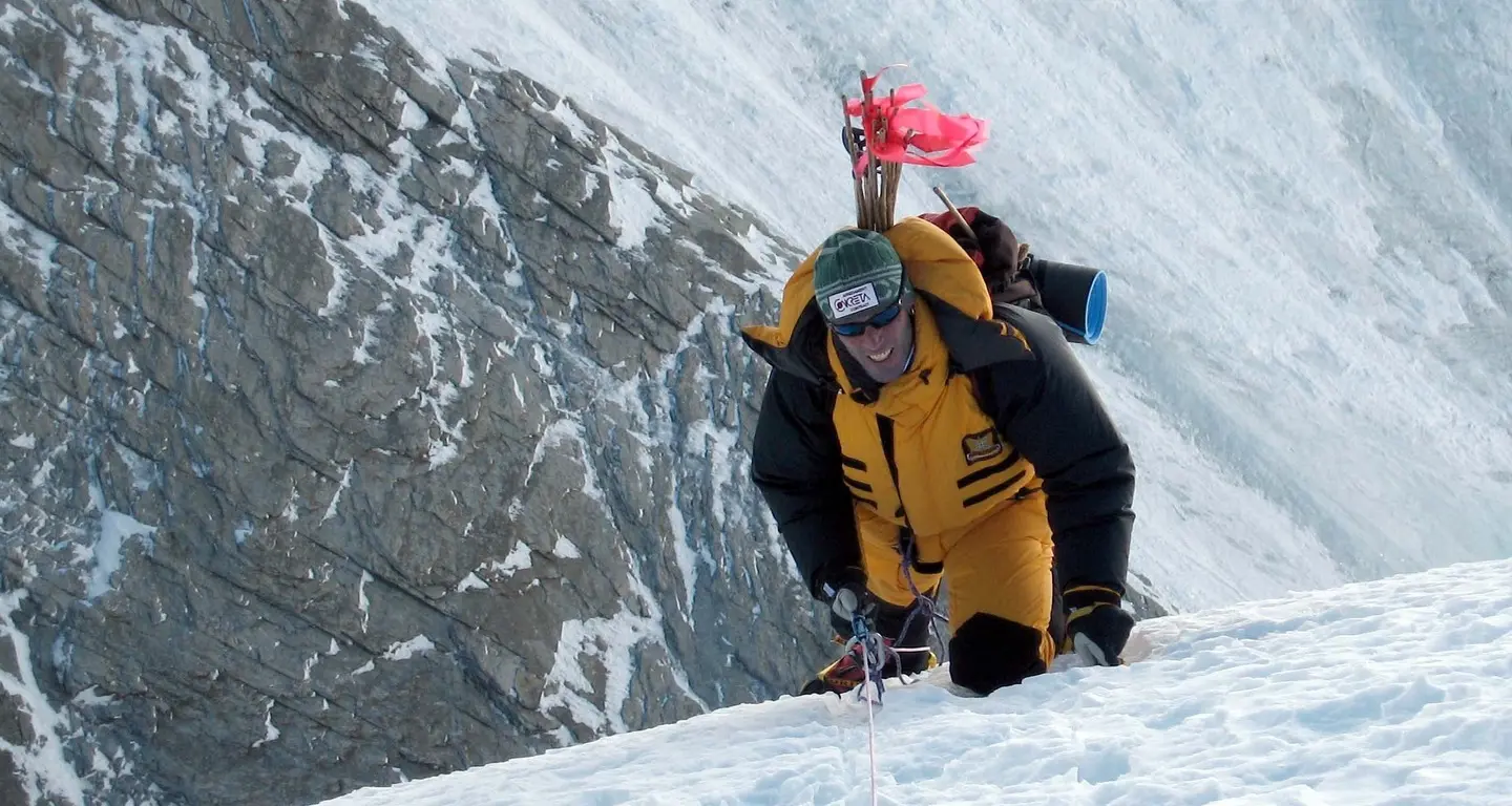 Marco Confortola ribatte ai sospetti degli alpinisti sugli 8.000: “Tutta invidia, parlerà l’avvocato. Solo io so i sacrifici che ho fatto”