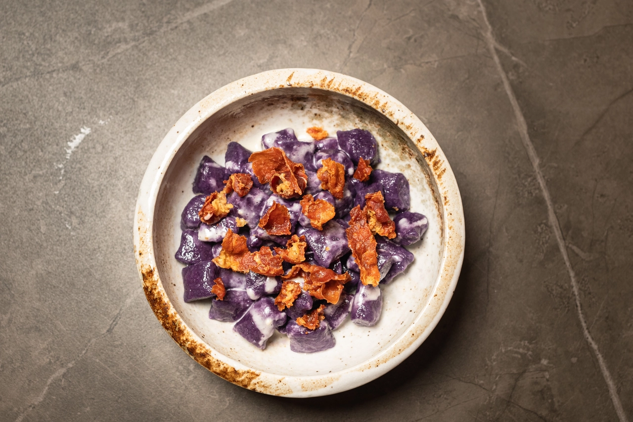 Gnocchi viola e Pata Negra