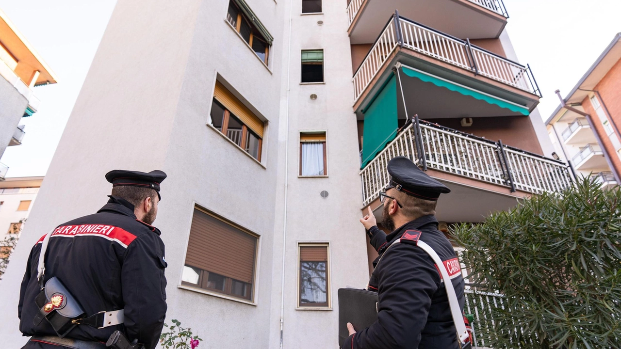 L’incendio scoppiato in via Roma, nel complesso Tre Fontane, che ha coinvolto i tre fratelli: l’allarme è scattato nella notte tra lunedì e martedì, intorno alle 2.30 L’incendio scoppiato in via Roma, nel complesso Tre Fontane, che ha coinvolto i tre fratelli: l’allarme è scattato nella notte tra lunedì e martedì, intorno alle 2.30