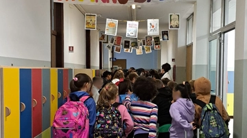 Scuola, in Lombardia mancano 6mila docenti: “Disagio doppio per i bimbi disabili”
