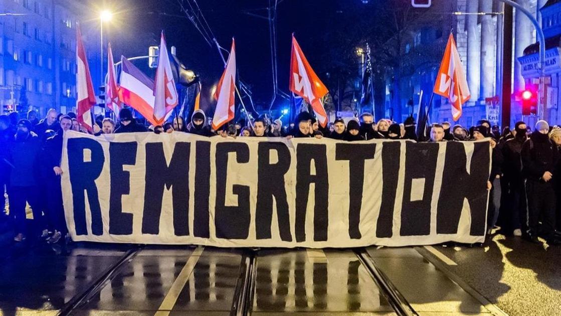 Remigration summit, alta tensione nel Varesotto: pretattica sulla location e riunione solo al mattino Remigration summit, alta tensione nel Varesotto: pretattica sulla location e riunione solo al mattino