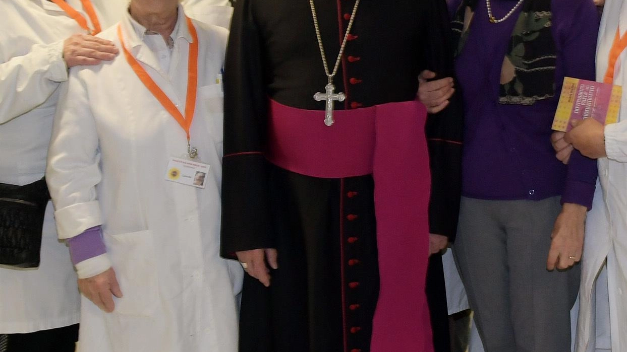 C’è anche la benedizione della Culla segreta, un servizio di supporto e anonimato per le donne che non possono...