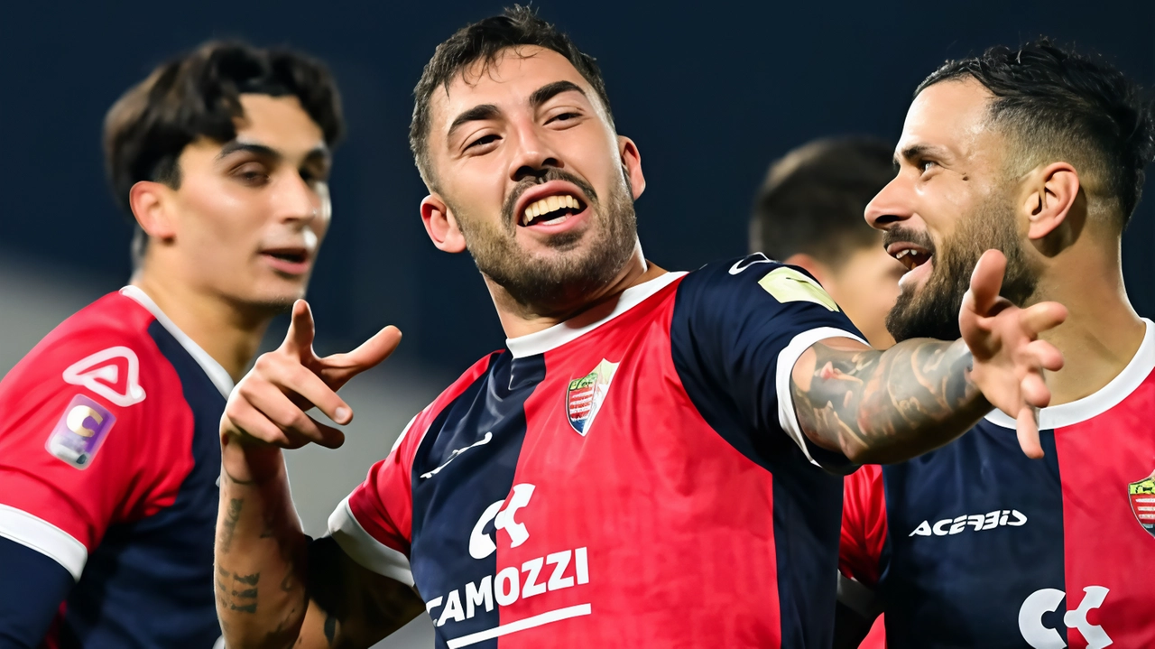 Manuele Malotti, 27 anni, esulta dopo la rete che ha deciso la partita Manuele Malotti, 27 anni, esulta dopo la rete che ha deciso la partita