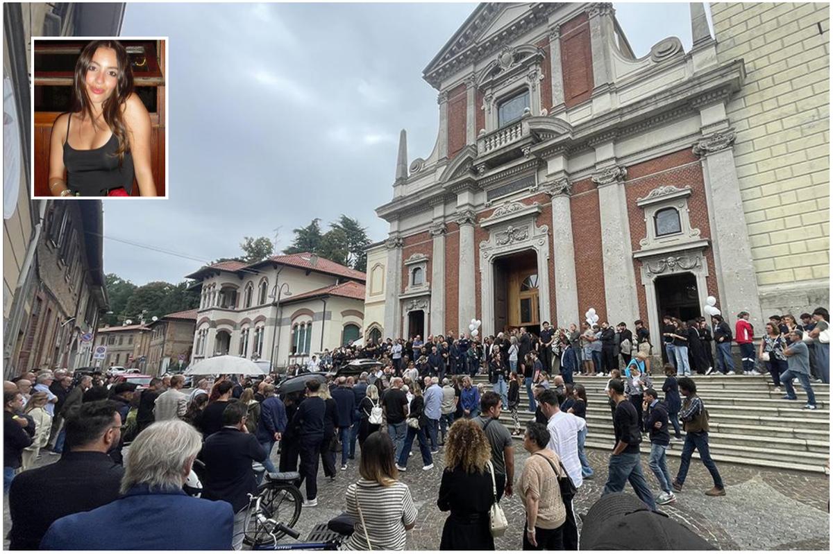Una folla immensa per l’ultimo saluto a Sofia Pozzi, annegata davanti agli amici durante una vacanza nel Conero Una folla immensa per l’ultimo saluto a Sofia Pozzi, annegata davanti agli amici durante una vacanza nel Conero