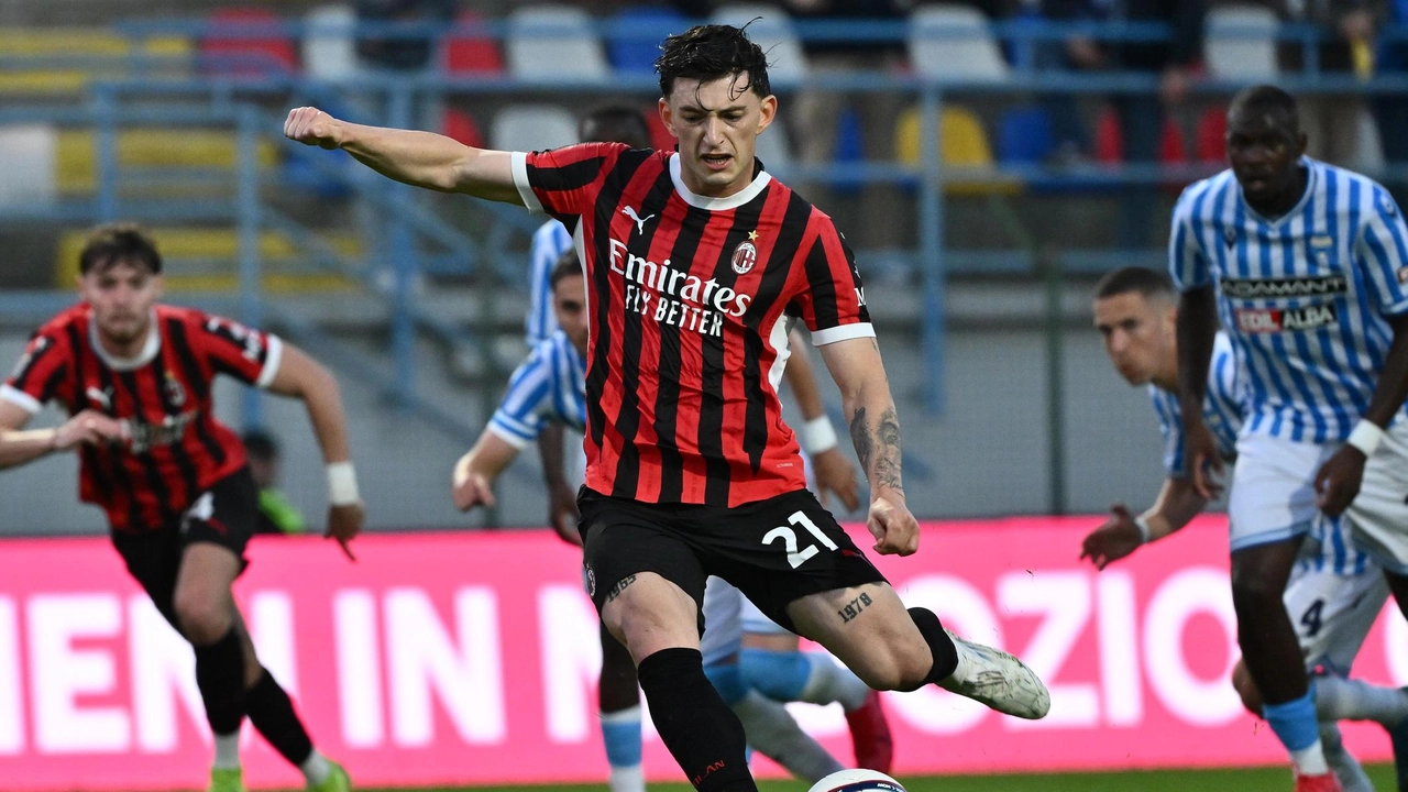 Il Milan Futuro supera la Spal 1-0 grazie al rigore di Sandri, avvicinandosi alla salvezza in Serie C. Il Milan Futuro supera la Spal 1-0 grazie al rigore di Sandri, avvicinandosi alla salvezza in Serie C.