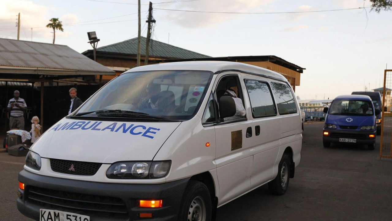 Nell'incidente stradale a Diani, in Kenya, è morto un milanese 39enne e una trentina 52enne che viaggiava sul van ribaltato Nell'incidente stradale a Diani, in Kenya, è morto un milanese 39enne e una trentina 52enne che viaggiava sul van ribaltato