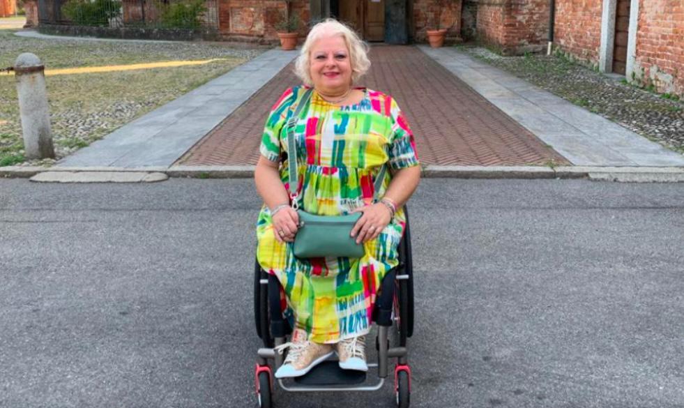 La paladina dei disabili di Crema, Cristina Piacentini: “C’è un elenco dei locali con i cani benvenuti, per noi soltanto gradini” La paladina dei disabili di Crema, Cristina Piacentini: “C’è un elenco dei locali con i cani benvenuti, per noi soltanto gradini”