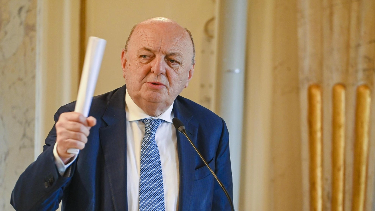 "Per il massimo utilizzo degli strumenti moderni servirà una enorme quantità di energia e, quindi, un accompagnamento del Governo. L’Italia... "Per il massimo utilizzo degli strumenti moderni servirà una enorme quantità di energia e, quindi, un accompagnamento del Governo. L’Italia...