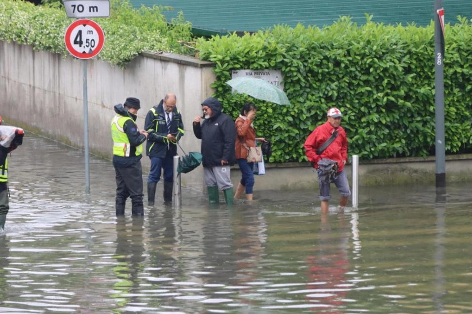 Meteo, allerta rossa da mezzanotte. Il rischio esondazione è di nuovo alto