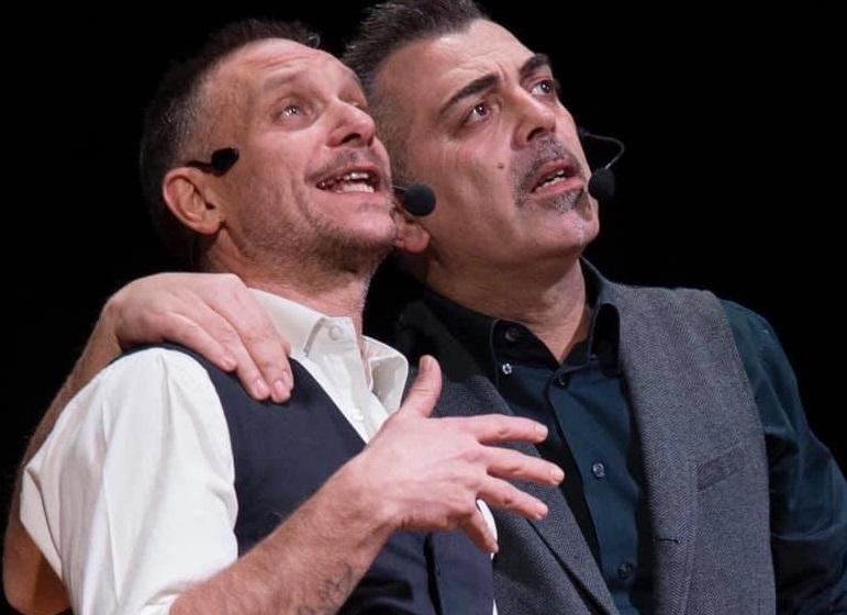 risate a crepapelle con pisamplove e una banda di comici della tv
