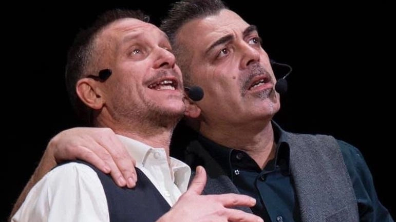 Risate a crepapelle con i personaggi, i monologhi, gli sketch e le battute di alcuni dei comici e cabarettisti più... Risate a crepapelle con i personaggi, i monologhi, gli sketch e le battute di alcuni dei comici e cabarettisti più...