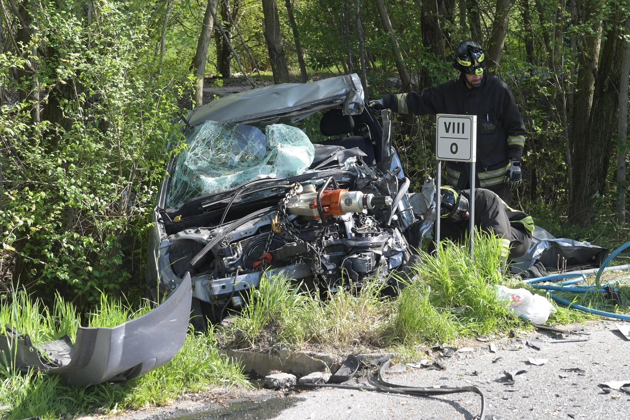 Incidente nel Milanese, morta donna e grave figlia 16enne