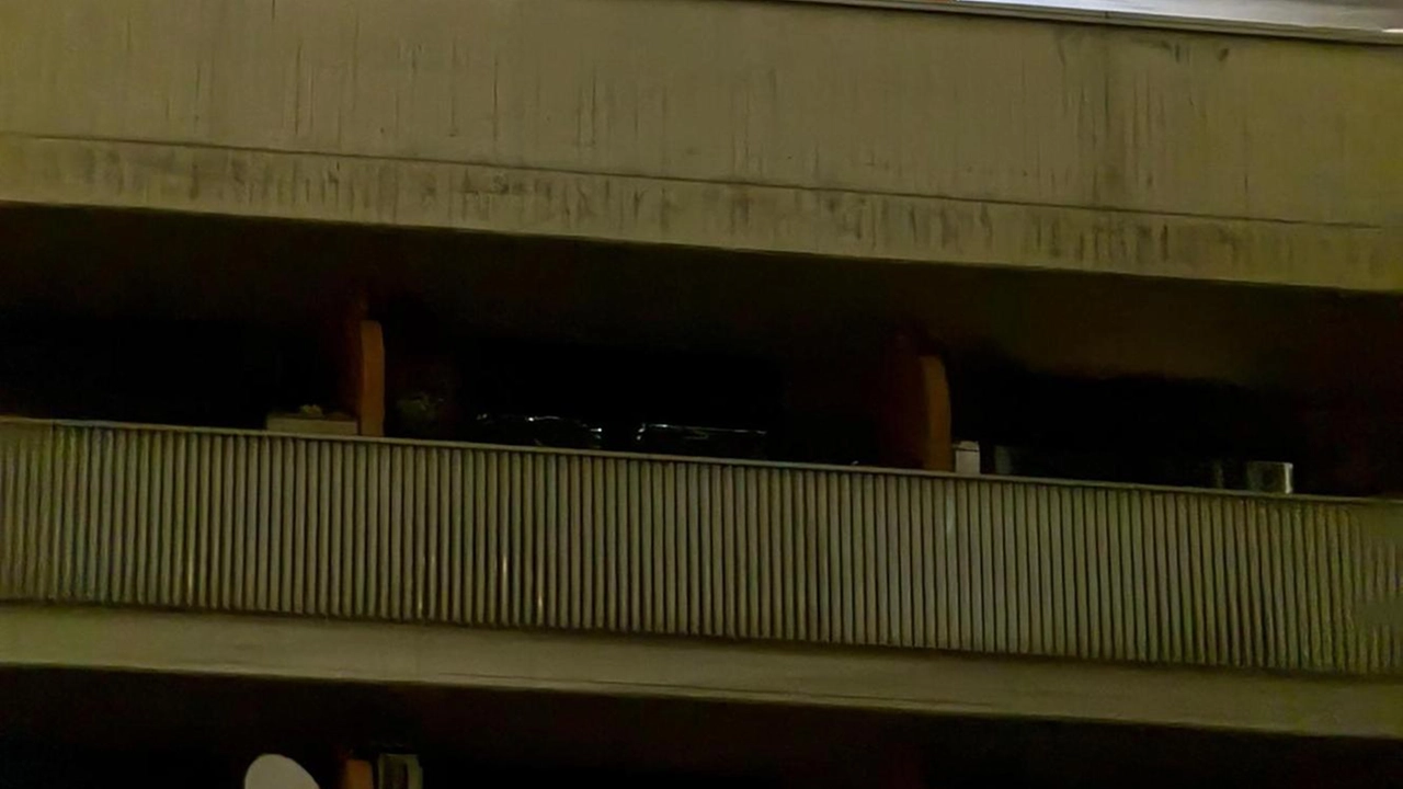 Appartamento in fiamme la scorsa notte all’interno del Falcon Residence di Pero. Tanta paura tra i residenti ma per... Appartamento in fiamme la scorsa notte all’interno del Falcon Residence di Pero. Tanta paura tra i residenti ma per...