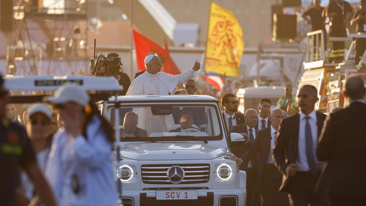 A veglia a Tor Vergata esorta a 'cercare con passione la verita' A veglia a Tor Vergata esorta a 'cercare con passione la verita'