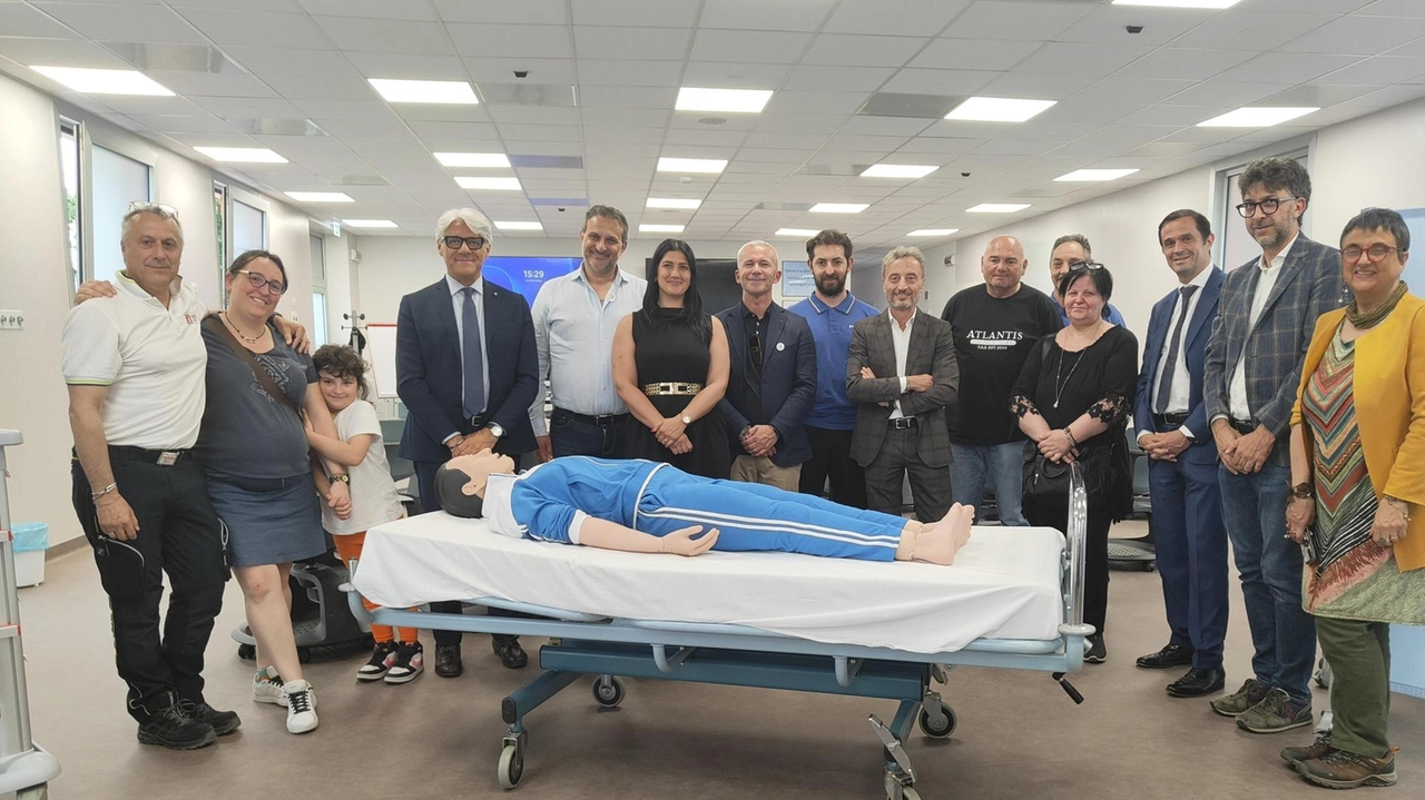 Un simulatore Als (Advanced Life Support) è stato donato ieri all’ospedale Maggiore di Lodi. Lo strumento, dal valore di circa... Un simulatore Als (Advanced Life Support) è stato donato ieri all’ospedale Maggiore di Lodi. Lo strumento, dal valore di circa...