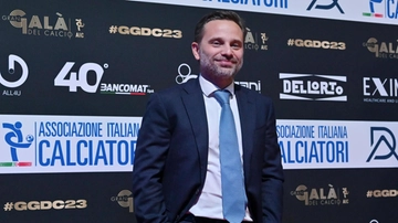 Vendita del Milan da Elliott a RedBird. La Procura a caccia di prove: aperti pc e telefonini