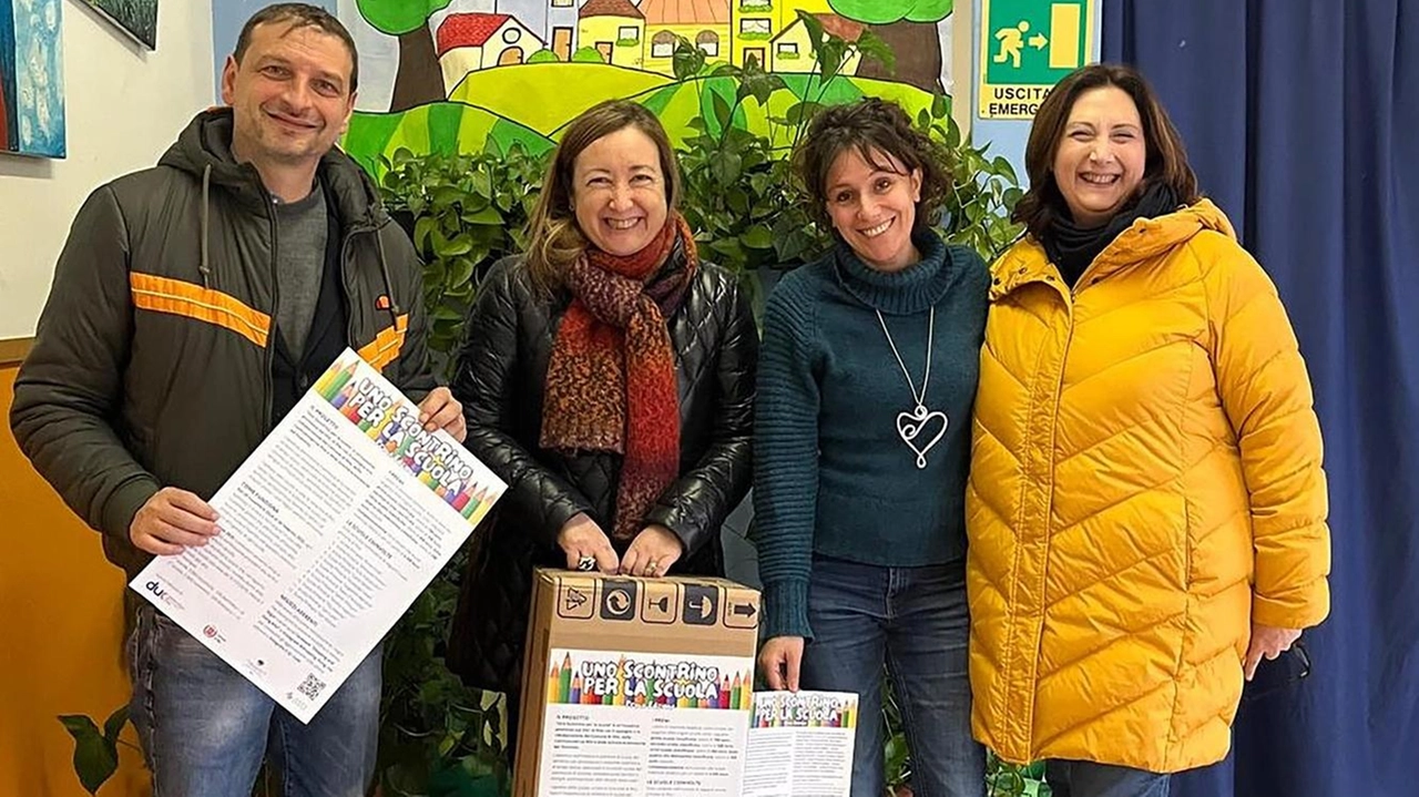 La presentazione dell’iniziativa “Uno scontrino per la scuola“ ideata sulla scìa di quanto già proposto da alcune catene della grande distribuzione La presentazione dell’iniziativa “Uno scontrino per la scuola“ ideata sulla scìa di quanto già proposto da alcune catene della grande distribuzione