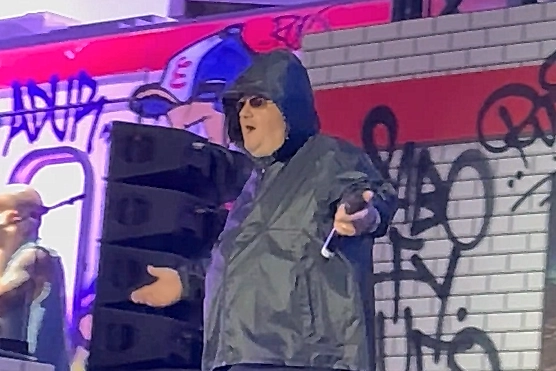 Jake La Furia, problema tecnico al concerto di Emis Killa