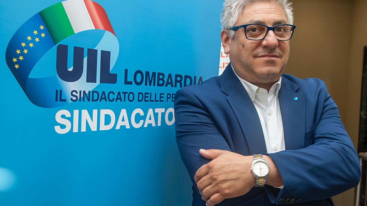 Enrico Vizza è segretario generale della Uil Lombardia Enrico Vizza è segretario generale della Uil Lombardia