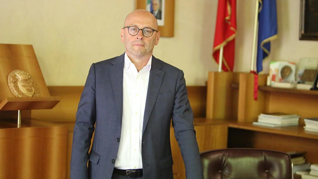 Firmato il protocollo, pugno di ferro nei confronti degli illeciti finanziari. Il sindaco Bocca: "Giro di vite per difendere l’interesse della collettività". Firmato il protocollo, pugno di ferro nei confronti degli illeciti finanziari. Il sindaco Bocca: "Giro di vite per difendere l’interesse della collettività".