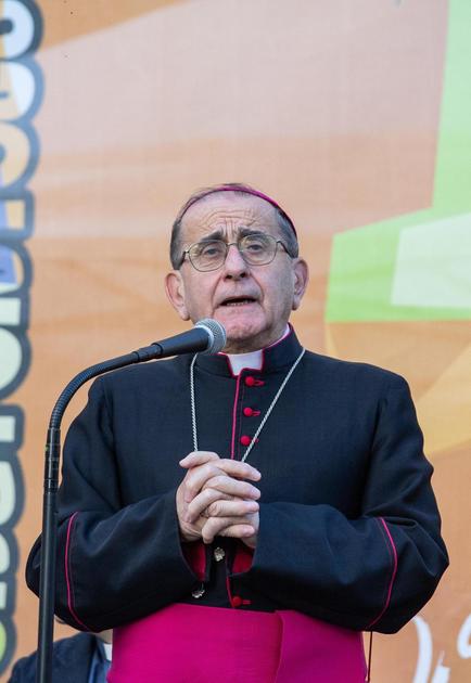 La parrocchia compie cento anni. A Malvaglio cerimonia con Delpini La parrocchia compie cento anni. A Malvaglio cerimonia con Delpini
