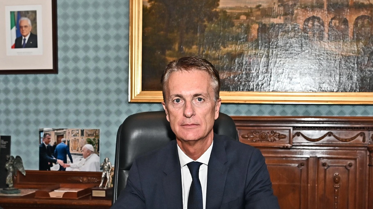 Rimarrà a senso unico alternato almeno per un mese la Provinciale Lariana, nel tratto che attraversa il paese subito dopo...