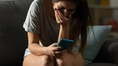 Quelle immagini scattate in momenti di intimità, tra due fidanzati poco più che ventenni, erano state cancellate quando la loro... Quelle immagini scattate in momenti di intimità, tra due fidanzati poco più che ventenni, erano state cancellate quando la loro...