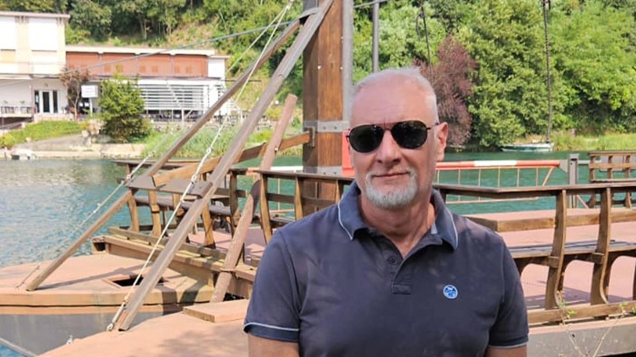 Caronti dell’Adda cercansi. Al momento l’unico capitano patentato per navigare da una sponda all’altra al timone del traghetto di Imbersago,...