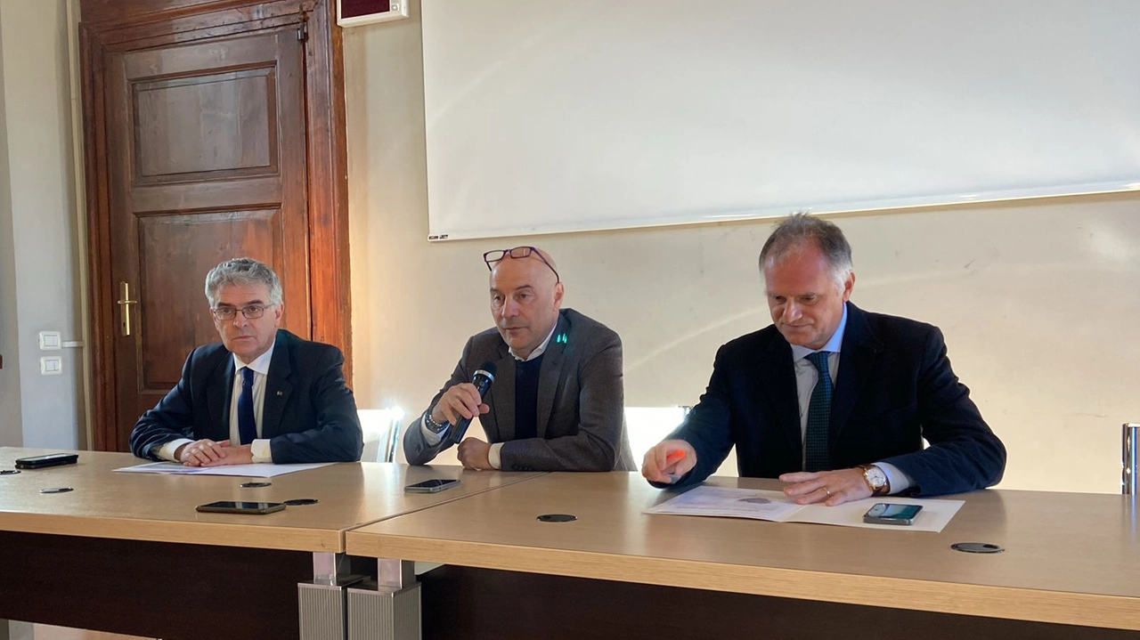 Da sinistra Umberto Maerna, Luca Del Gobbo e Massimo Garavaglia Da sinistra Umberto Maerna, Luca Del Gobbo e Massimo Garavaglia