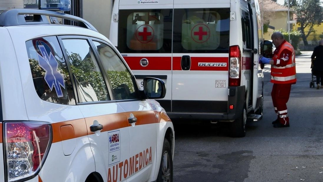 I soccorsi sono stati allertati subito e sul posto sono arrivate l’automedica e un’ambulanza ma non c’è stato nulla da fare I soccorsi sono stati allertati subito e sul posto sono arrivate l’automedica e un’ambulanza ma non c’è stato nulla da fare