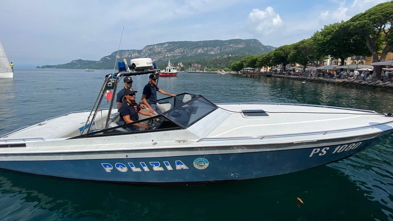 La Squadra nautica della Questura di Como La Squadra nautica della Questura di Como