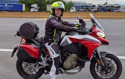 Il viaggiatore ucciso dall’orsa. Ferno incredula e sgomenta: "Esperto, non lasciava nulla al caso" Il viaggiatore ucciso dall’orsa. Ferno incredula e sgomenta: "Esperto, non lasciava nulla al caso"
