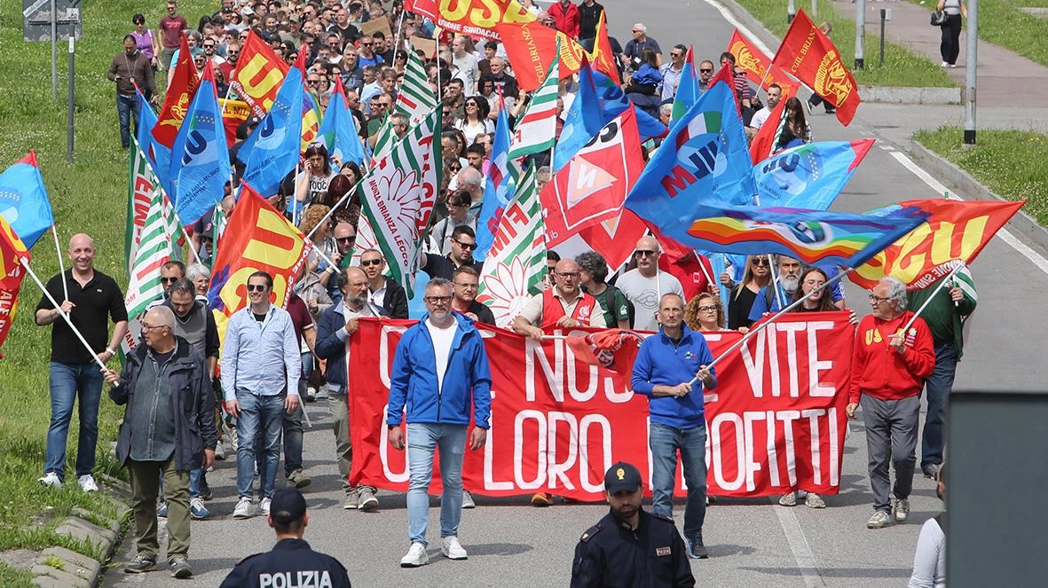 St, la rabbia dopo l’ok al bilancio. Ad Agrate la tensione è alle stelle: “A noi i tagli, a loro i dividendi”