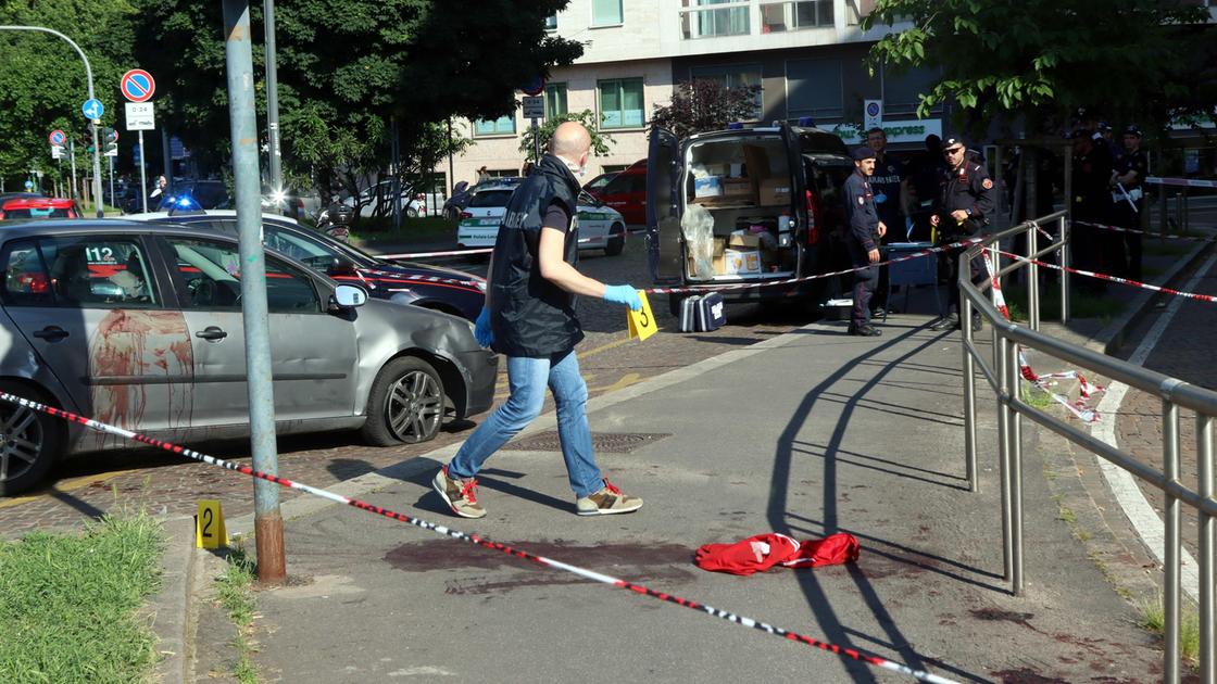 Calci, pugni e sassi lanciati. Rissa al Fatebenefratelli