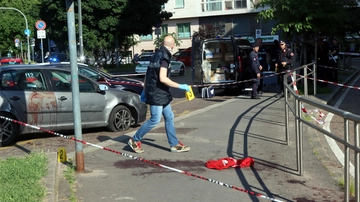Calci, pugni e sassi lanciati. Rissa al Fatebenefratelli
