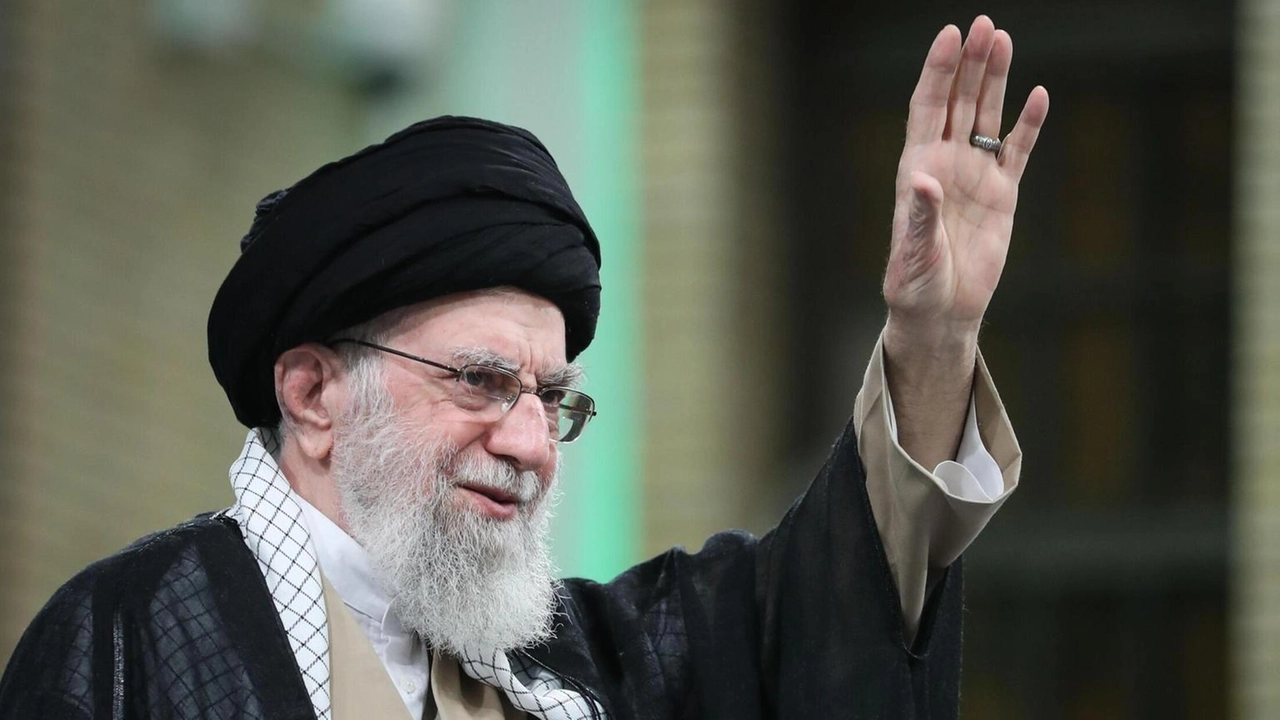 Ha partecipato a una cerimonia religiosa a Teheran Ha partecipato a una cerimonia religiosa a Teheran