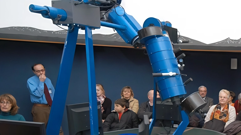 Ottobre ricco di eventi al Planetario civico di Lecco con conferenze, serate osservative, spettacoli per bambini e proiezioni in cupola. Maggiori dettagli su www.deepspace.it. Ottobre ricco di eventi al Planetario civico di Lecco con conferenze, serate osservative, spettacoli per bambini e proiezioni in cupola. Maggiori dettagli su www.deepspace.it.