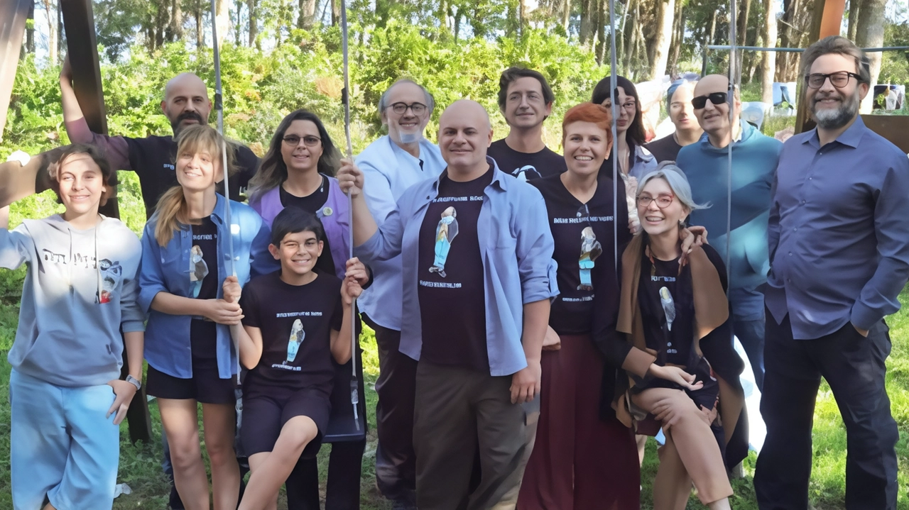 La stagione teatrale del teatro Mastroianni di San Martino Siccomario presenta spettacoli per adulti e bambini, con una varietà di generi e produzioni interne ed esterne. La rassegna "Argini" proporrà teatro puro, musica, cabaret e satira, mentre "Piccoli Argini" offrirà fiabe classiche e moderne. Un programma ricco e variegato per appassionare il pubblico di tutte le età. La stagione teatrale del teatro Mastroianni di San Martino Siccomario presenta spettacoli per adulti e bambini, con una varietà di generi e produzioni interne ed esterne. La rassegna "Argini" proporrà teatro puro, musica, cabaret e satira, mentre "Piccoli Argini" offrirà fiabe classiche e moderne. Un programma ricco e variegato per appassionare il pubblico di tutte le età.