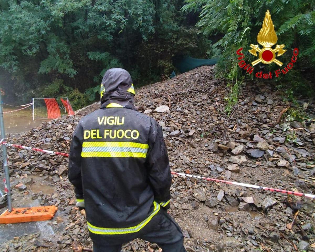 Bomba sulla strada. Statale 344 bloccata