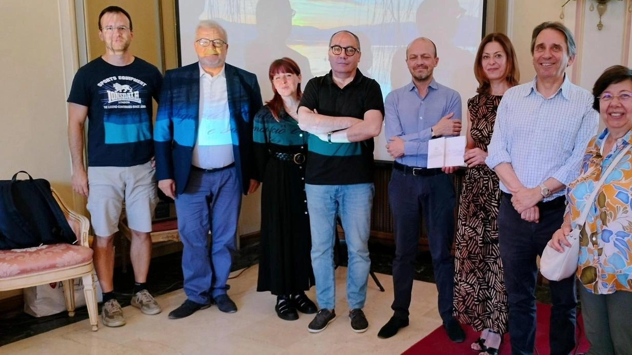Sedici concerti tra Lago Maggiore e dintorni, ma anche altri eventi come conferenze, passeggiate, visite guidate, apericena con gli artisti,... Sedici concerti tra Lago Maggiore e dintorni, ma anche altri eventi come conferenze, passeggiate, visite guidate, apericena con gli artisti,...