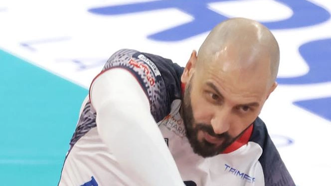 L'Allianz Milano vince 3-1 contro Cisterna grazie alle "seconde linee". Punti vitali dopo la sconfitta con Piacenza, ma la squadra fatica ancora nel trovare ritmo. Partita combattuta fino alla fine. L'Allianz Milano vince 3-1 contro Cisterna grazie alle "seconde linee". Punti vitali dopo la sconfitta con Piacenza, ma la squadra fatica ancora nel trovare ritmo. Partita combattuta fino alla fine.