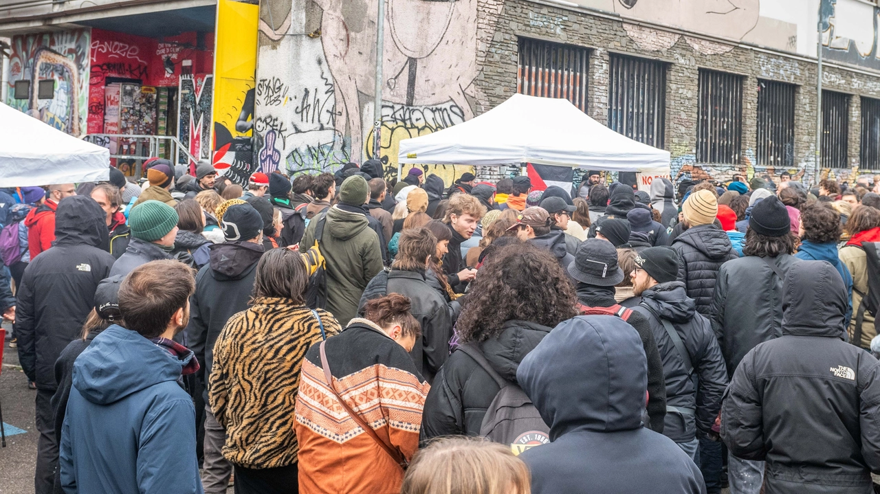 Uno degli ultimi presidi contro lo sfratto del centro sociale