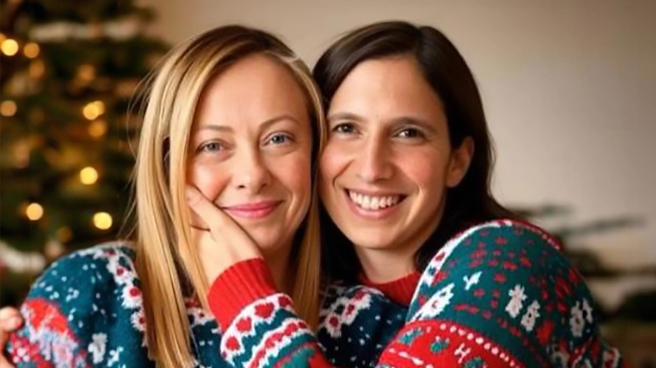 Giorgia Meloni e Elly Schlein in un video generato dall'intelligenza artificiale