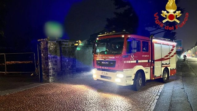 Sul posto i vigili del fuoco Sul posto i vigili del fuoco