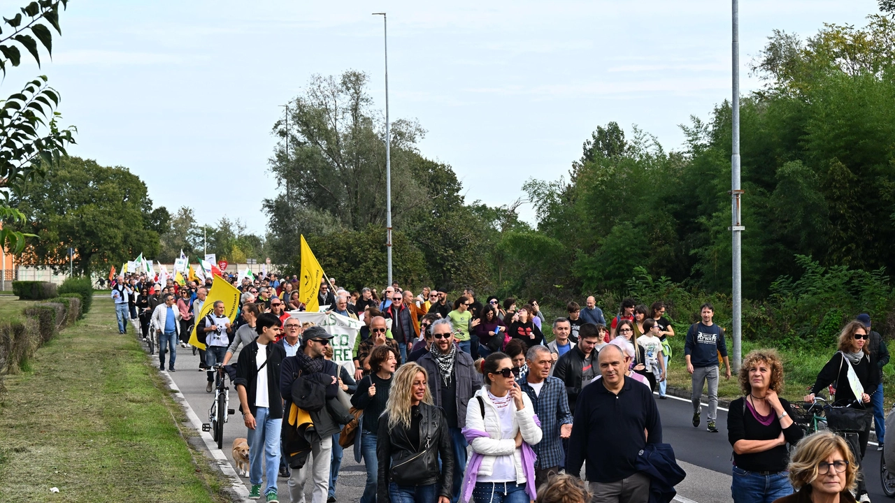 Il lungo corteo per dire no alla Vigevano Malpensa Ma il giudi amministrativi hanno dato l’ok Il lungo corteo per dire no alla Vigevano Malpensa Ma il giudi amministrativi hanno dato l’ok