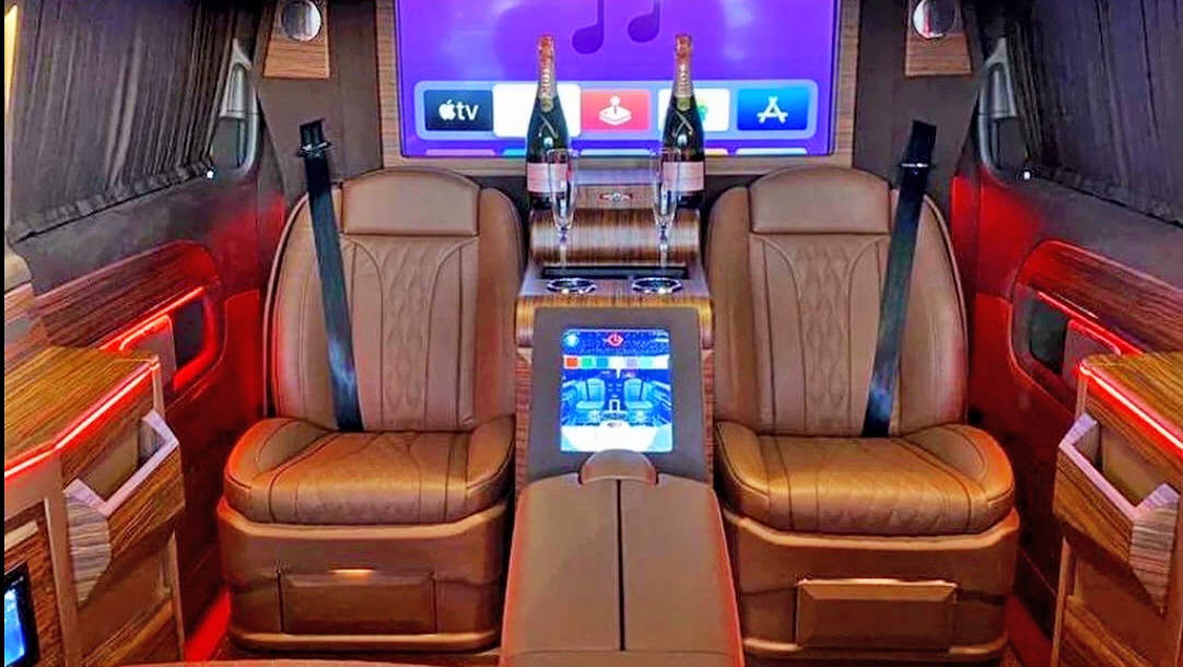 Una lussuosa limousine per accompagnare le prostitute, operazione Guardia di Finanza a Bergamo
