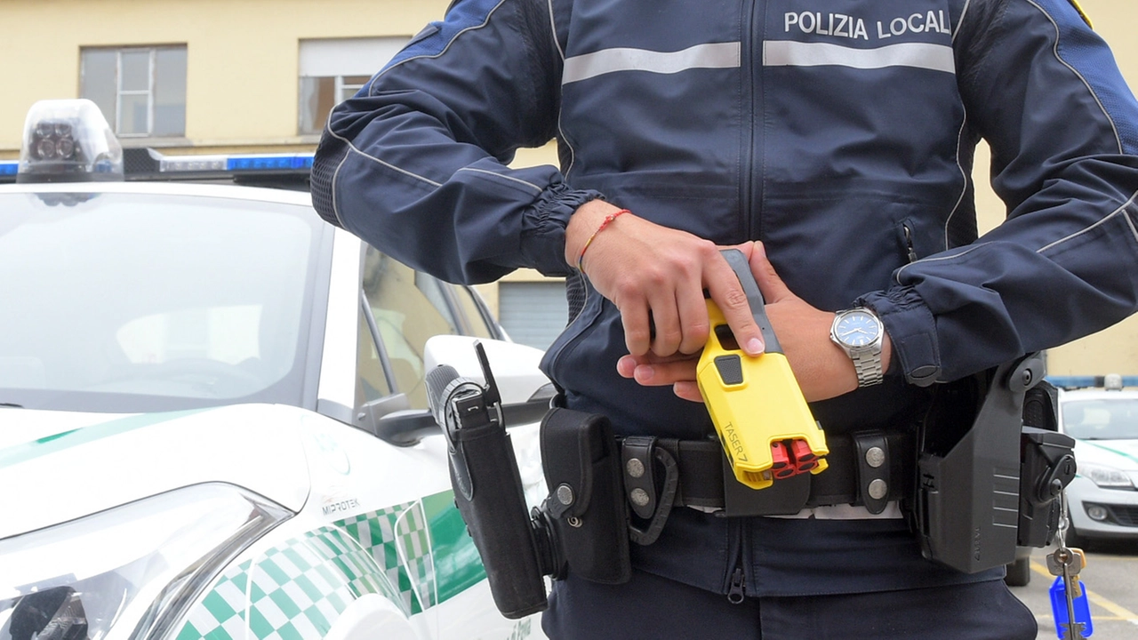 Sul posto è intervenuta la polizia locale Sul posto è intervenuta la polizia locale