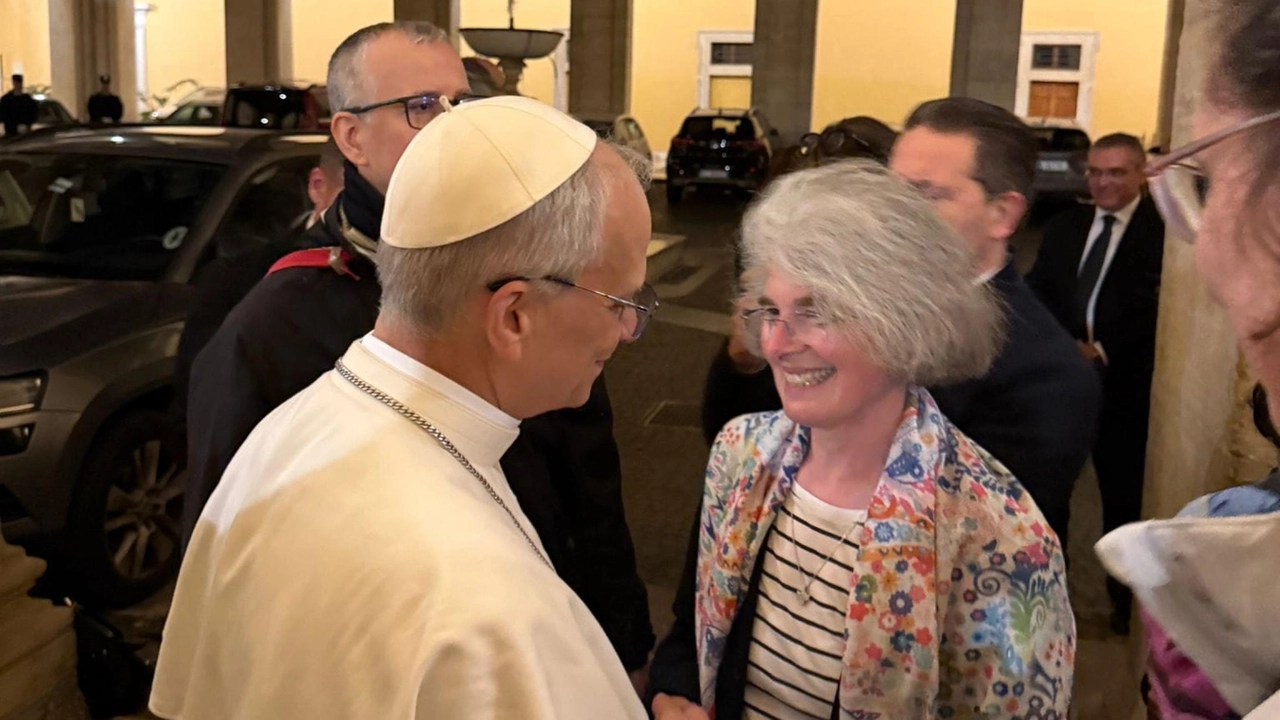 ++ Il Papa a sorpresa al Palazzo dove viveva ++