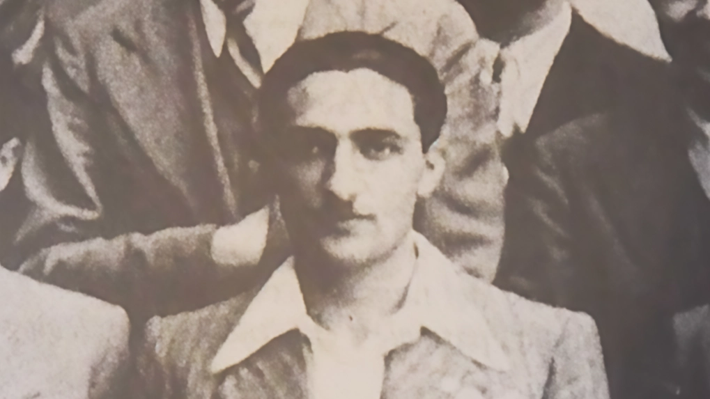 Teresio Olivelli nel lager di Hersbruck assisteva i malati giorno e notte Vi morì a 29 anni per il calcio nello stomaco da un kapò polacco Teresio Olivelli nel lager di Hersbruck assisteva i malati giorno e notte Vi morì a 29 anni per il calcio nello stomaco da un kapò polacco